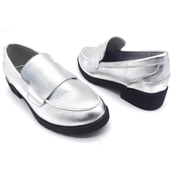 The Kenneth Cole Reaction Fern Metallic Silver Loafer Size 7.5 - Picture 1 of 14